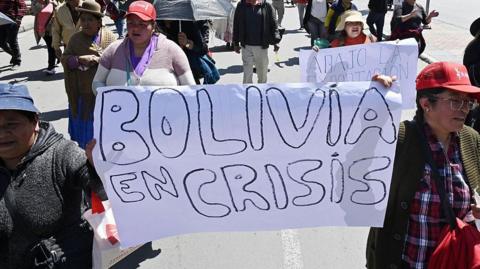 People protesting in Bolivia about high food prices