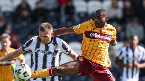 St Mirren v Motherwell