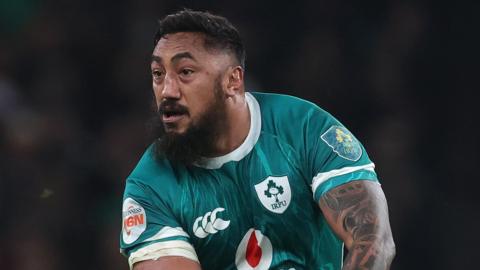 Bundee Aki throws a pass during Ireland's win over England 