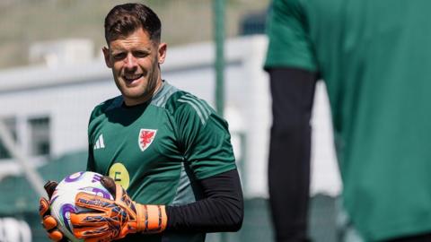 Connor Roberts training with Wales