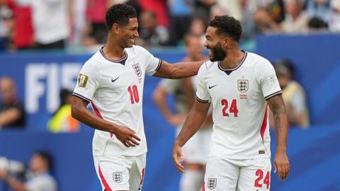 Jude Bellingham and Reece James celebrate