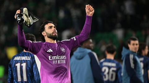 David Raya of Arsenal celebrates