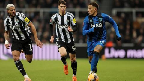 Marcus Tavernier makes a run