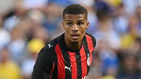 Malick Thiaw playing for AC Milan