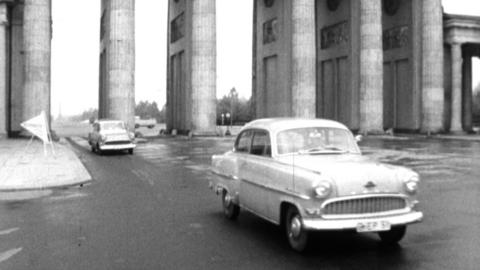 Cars at the Brandenberg Gate