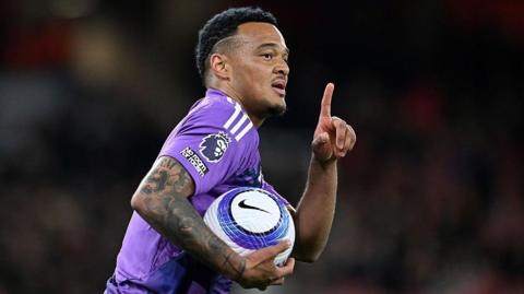 Rodrigo Muniz of Fulham celebrates scoring his team's first goal during the Premier League match between Arsenal FC and Fulham FC at Emirates Stadium