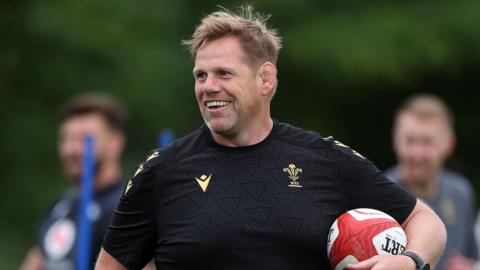 Coach Rhys Thomas in a Wales training session