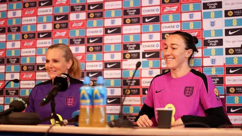 Sarina Wiegman and Lucy Bronze