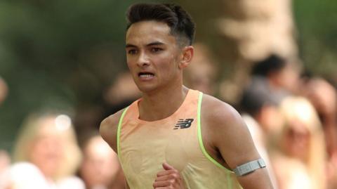 Alex Yee competes at the 2025 London Marathon