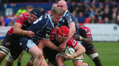 Action from Cornish Pirates v Bedford