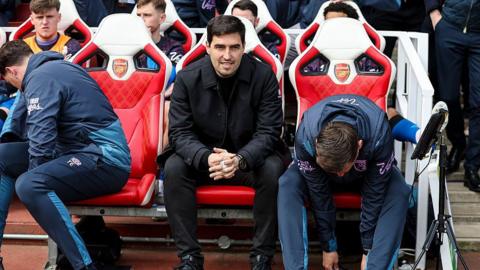 Head coach Andoni Iraola of Bournemouth during the Premier League match between Arsenal and Bournemouth
