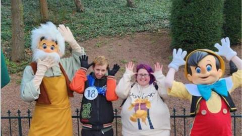 Leo and his mother Jodie at Disneyland