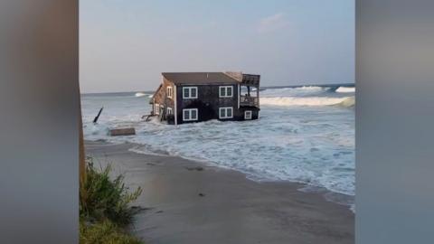 Home floating on the sea