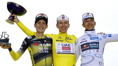 Jonas Vingegaard, Tadej Pogacar and Florian Lipowitz on the podium after the 2025 Tour de France