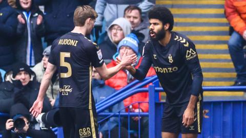 Ellis Simms celebrates scoring for Coventry at Sheffield Wednesday