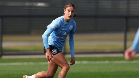 Australia midfielder Leah Davidson
