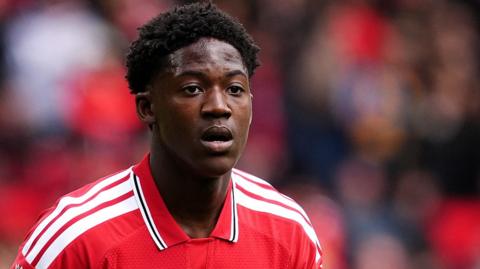 Kobbie Mainoo in action for Manchester United