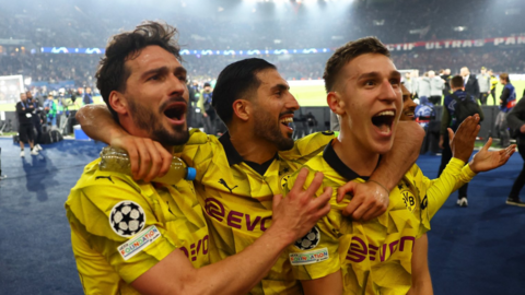 Mats Hummels, Emre Can and Nico Schlotterbeck celebrate