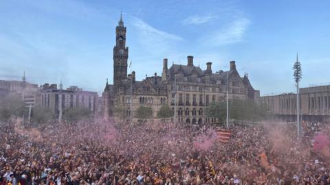 Crowd of fans outside Bradford City Hall
