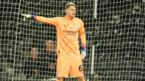 Mikki van Sas in action for Manchester City's youth team