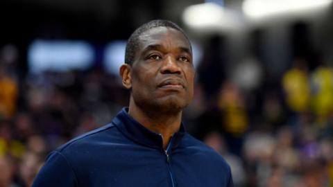 Dikembe Mutombo during a basketball match in 2020