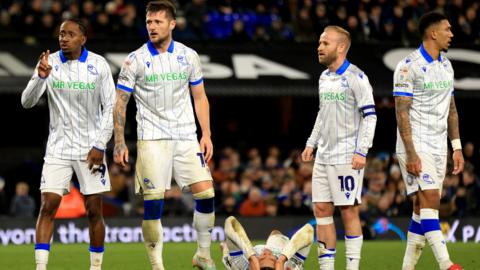 Sheffield Wednesday players look frustrated during the 3-1 defeat at Ipswich