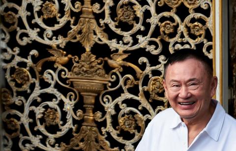 ထိုင်းဝန်ကြီးချုပ်ဟောင်း သက်ဆင် ထောင်ကနေ ပြန်လွတ်