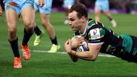 Josh Kemeny scores a try for Northampton