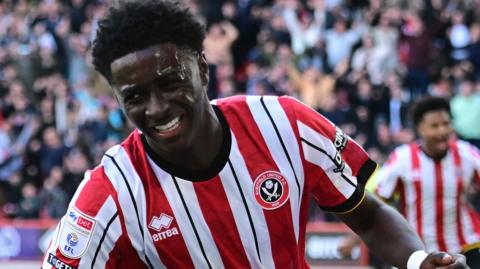 Jesurun Rak-Sakyi scores for Sheffield United