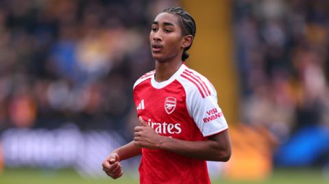 Marli Salmon in action for Arsenal
