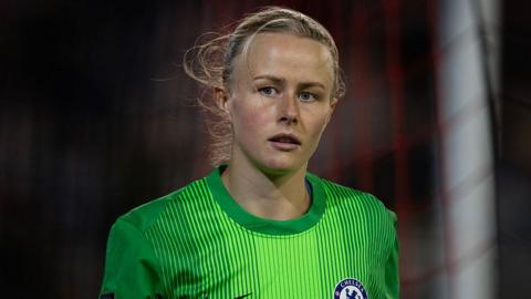 Hannah Hampton playing for Chelsea