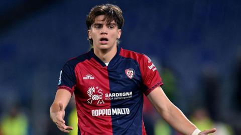 Marco Palestra gesturing while playing for Cagliari