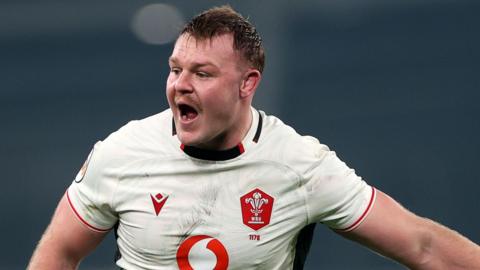 Dewi Lake is leaving Ospreys at the end of the season to join Gloucester