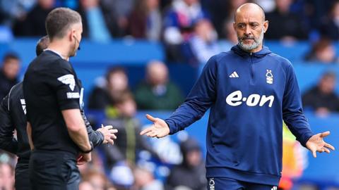 Nuno Espirito Santo gestures towards the officials during last season's loss at Everton