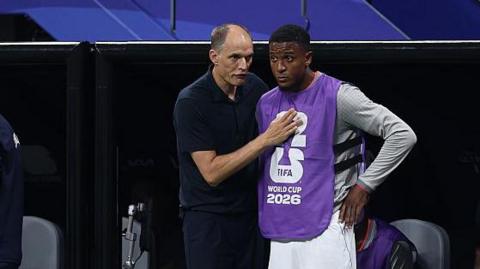  Coach of England, Thomas Tuchel brings on Ezri Konsa