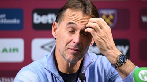 Julen Lopetegui scratches his head