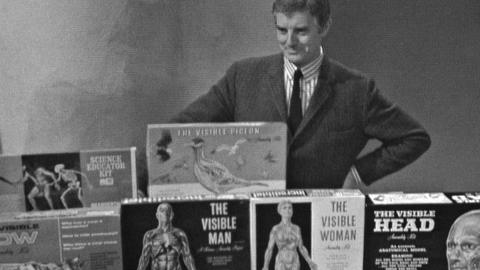 Kenneth Allsop presents anatomical model kits.