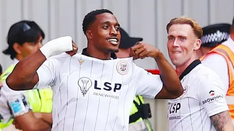 Barnsley v Bromley