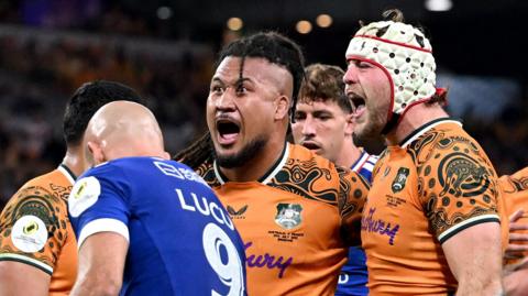 Australia celebrate Fraser McReight's try