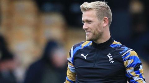 Jayden Stockley warming up for Port Vale before a match