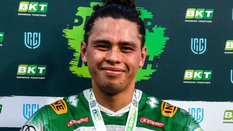Jacob Umaga playing for Benetton