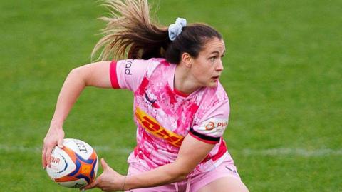Kayleigh Powell in action for Harlequins