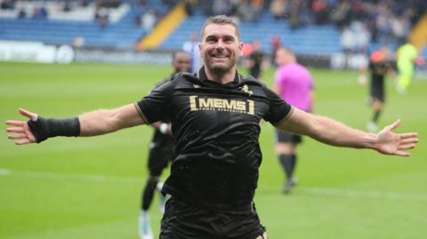 Sam Vokes celebrating a goal