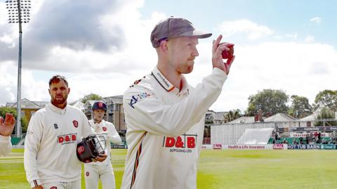 Jamie Porter holds up the ball