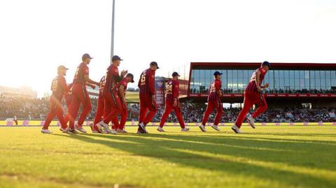 Manchester Super Giants Men enter the pitch