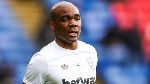 Angelo Ogbonna playing for West Ham 