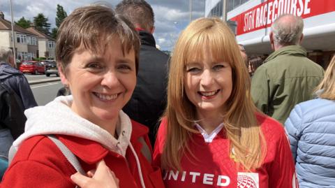 Rhian Jones ac Annette Gardner