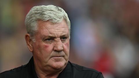 Steve Bruce looks on during Blackpool's League One fixture against Charlton Athletic