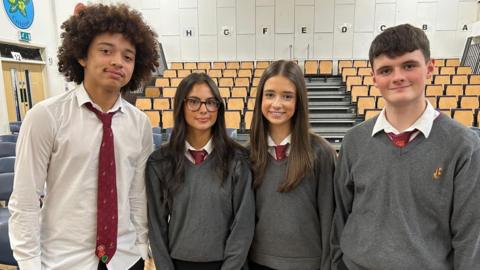 Josh, Maya, Erin ac Efan