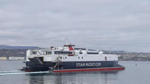 Manannan leaving Douglas Harbour